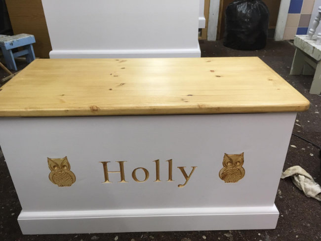 Gold engraved owl toy box