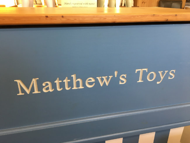 Gold engraved toy box